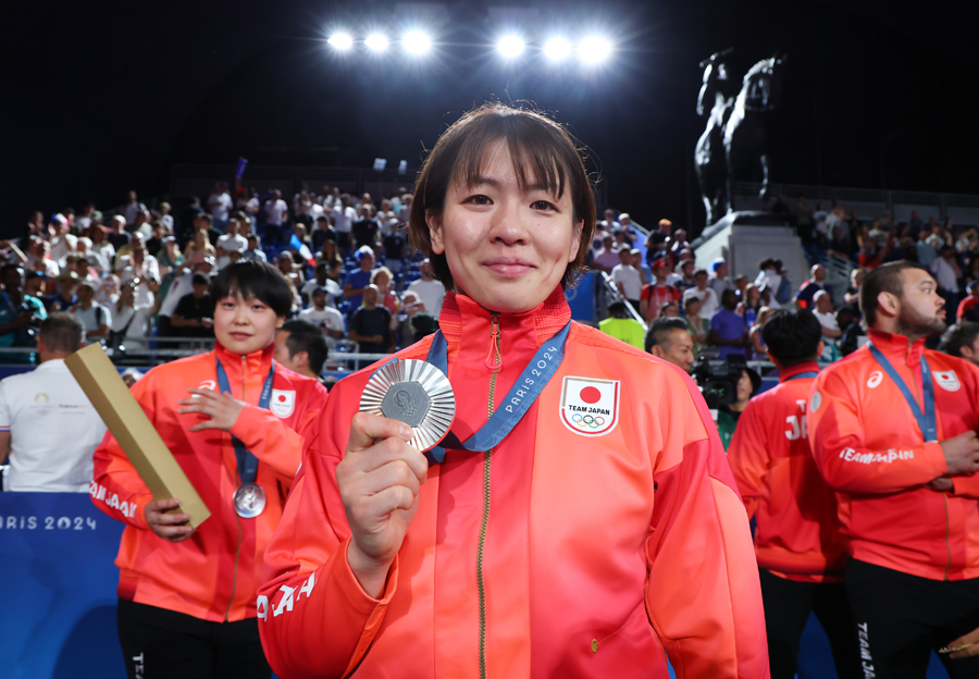 パリオリンピック男女混合団体戦銀メダルの髙市未来選手